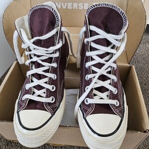 Converse Unisex high top. Chuck 70. Mens 4, Womens 6. Like new.